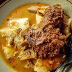 Ketupat Padang Rendang