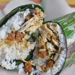 Nasi Bakar Isi Ayam Teri Orek Tempe Daun Kemangi