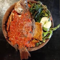 Nila Bakar Bumbu Rujak