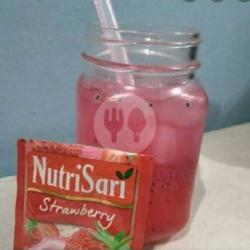 Es Nutri Sari Strawberry