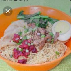 Mie Pangsit Kwetiau