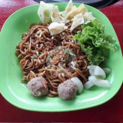 Pangsit Mie Goreng