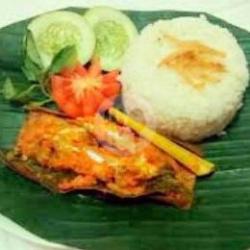 Nasi Brengkes Tempoyak Patin