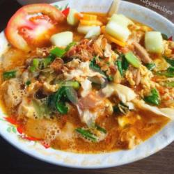 Kwetiaw Rebus Telor Ayam Baso