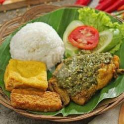 Nasi Ayam Penyet Cabe Ijo (dada)