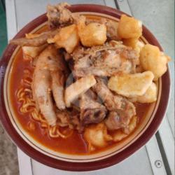 Mie Gelosor, Ceker, Siomay, Tahu Kering, Tulang, Sayur