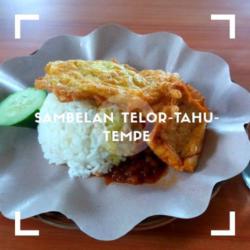 Sambelan Telor  Tahu Tempe Nasi