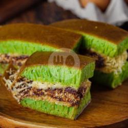 Martabak Pandan Coklat Kacang Wijen Wisman