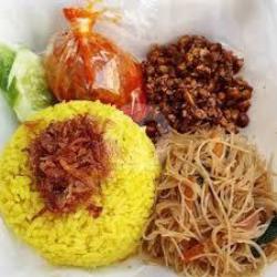 Nasi Uduk Kuning Telor Balado Ceplok