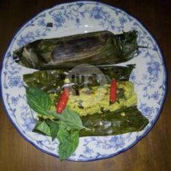 Pepes Bakar Usus