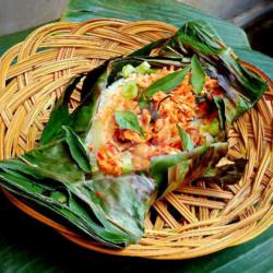 Nasi Bakar Tongkol Asap Sambal Matah