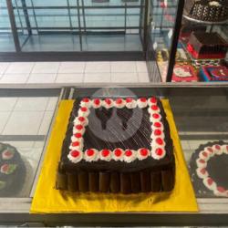 Kue Coklat Ukuran 22 Cm