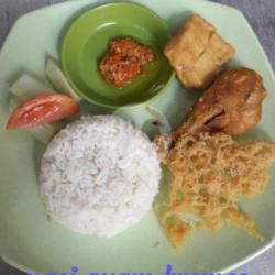 Nasi Ayam Kremes