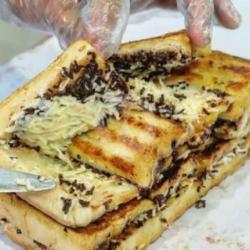 Roti Bakar Dua Rasa Coklat Keju