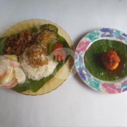 Nasi Uduk Putih Telur Balado (sarapan Pagi)