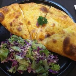 Pizza Calzone Bolognaise