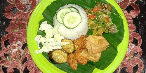 Ayam Pecak Wak May, Medan Petisah