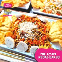 Mie Pedas Bakso