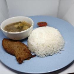 Nasi Sayur Asem Empal Goreng