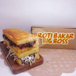 Roti Bakar Kombinasi Strawberry   Keju Parut