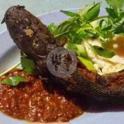 Ikan Lele Nasi Sambel Cetar Lalapan