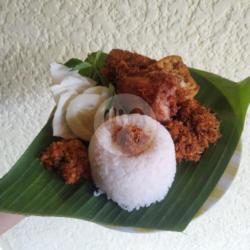 Lalapan Nasi Ayam Laos