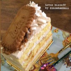 Caramel Biscoff Cake