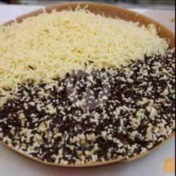 Martabak Pizza Keju Coklat Kacang Wijen