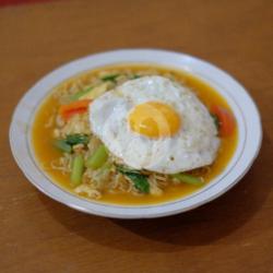 Mie Nyemek Telor