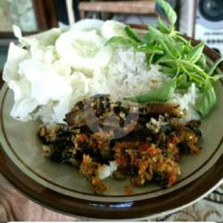 Nasi Sambal Welut