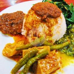 Nasi Padang Daging Rendang