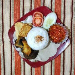 Sego Babat Usus Sambel Bawang