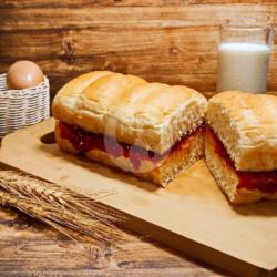 Roti Gembong Strawberry