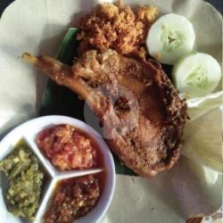 Bebek Goreng Janda Sambal Lada Hitam