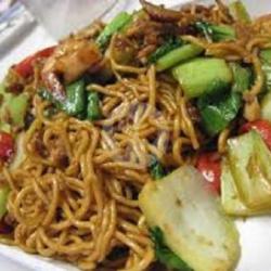 Mie Pedas Benhur Manyos