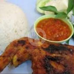 ‌nasi Uduk Ayam Bakar