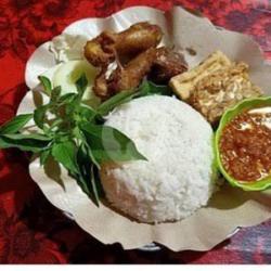 Nasi Penyetan Kepala Ayam