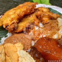 Nasi Uduk   Gorengan