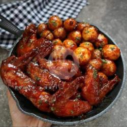 Spicy Chiken Wings With Baby Potato