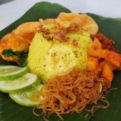 Nasi Uduk Kuning Lengkap   Telor Balado