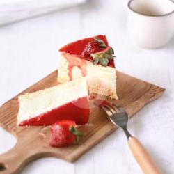 Premium Strawberry Cheesecake Slice