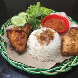 Nasi Ayam Goreng Bacem  Tahu Tempe Bacem