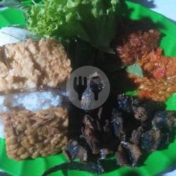 Nasi Belut Sambal Trasi Dan Korek