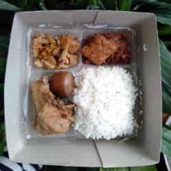 Nasi Gudeg Ayam Kampung (potongan Ayam Kampung)