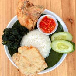 Paket Nasi Ayam Goreng Mendoan