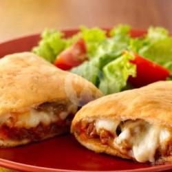 Calzone Beef Mozzarella