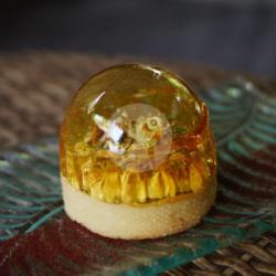 Lemon Meringue Tart (v)