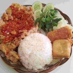 Nasi  Telur Geprek  Tahu Tempe