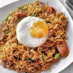 Indomie Goreng Sosis Telor