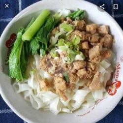 Kuwetiau Ayam Pangsit Bakso Kuah (halal)